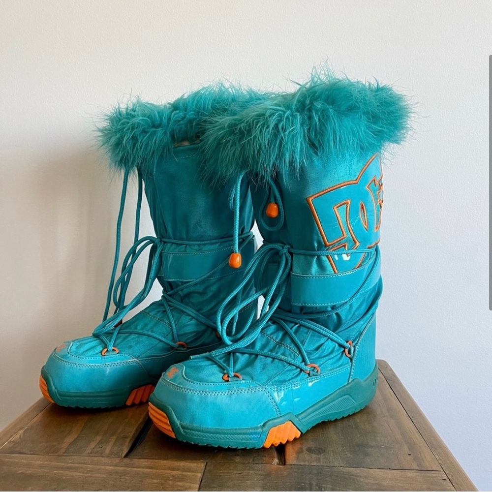 DC Moon Boots with Faux Fur Trim Snow Winter Chalet Boots